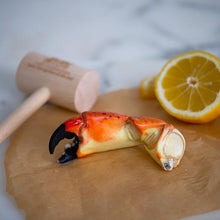 Load image into Gallery viewer, Fresh Stone Crab Claws
